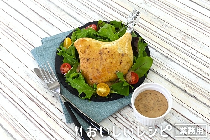 /合鴨コンフィのパイ包み　シャンピニオンクリームソース