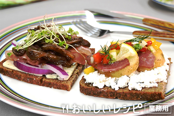 /ラムとシャリアピン舞茸のスモーブロー／スモーク豚タンとじゃがいものスモーブロー